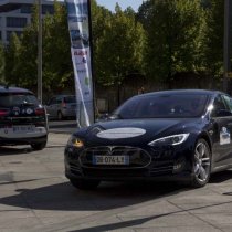 TVE - SOLUTION VE - MOBIL'ECO - Tesla S arrivant à la Région