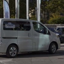 TVE - Nissan - Nissan env-200 arrivant à la Région