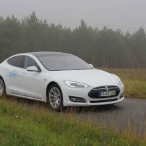 TVE - Tesla S - Roulant